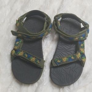Teva sandles